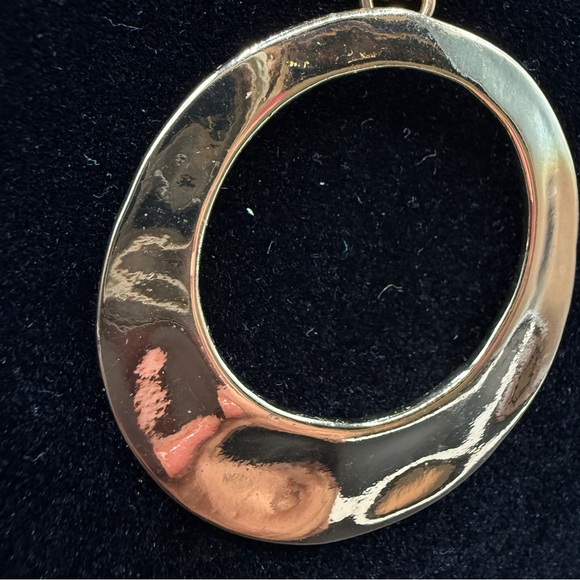 Chic Gold-Tone Textured Circle Pendant Necklace - Picture 6 of 11